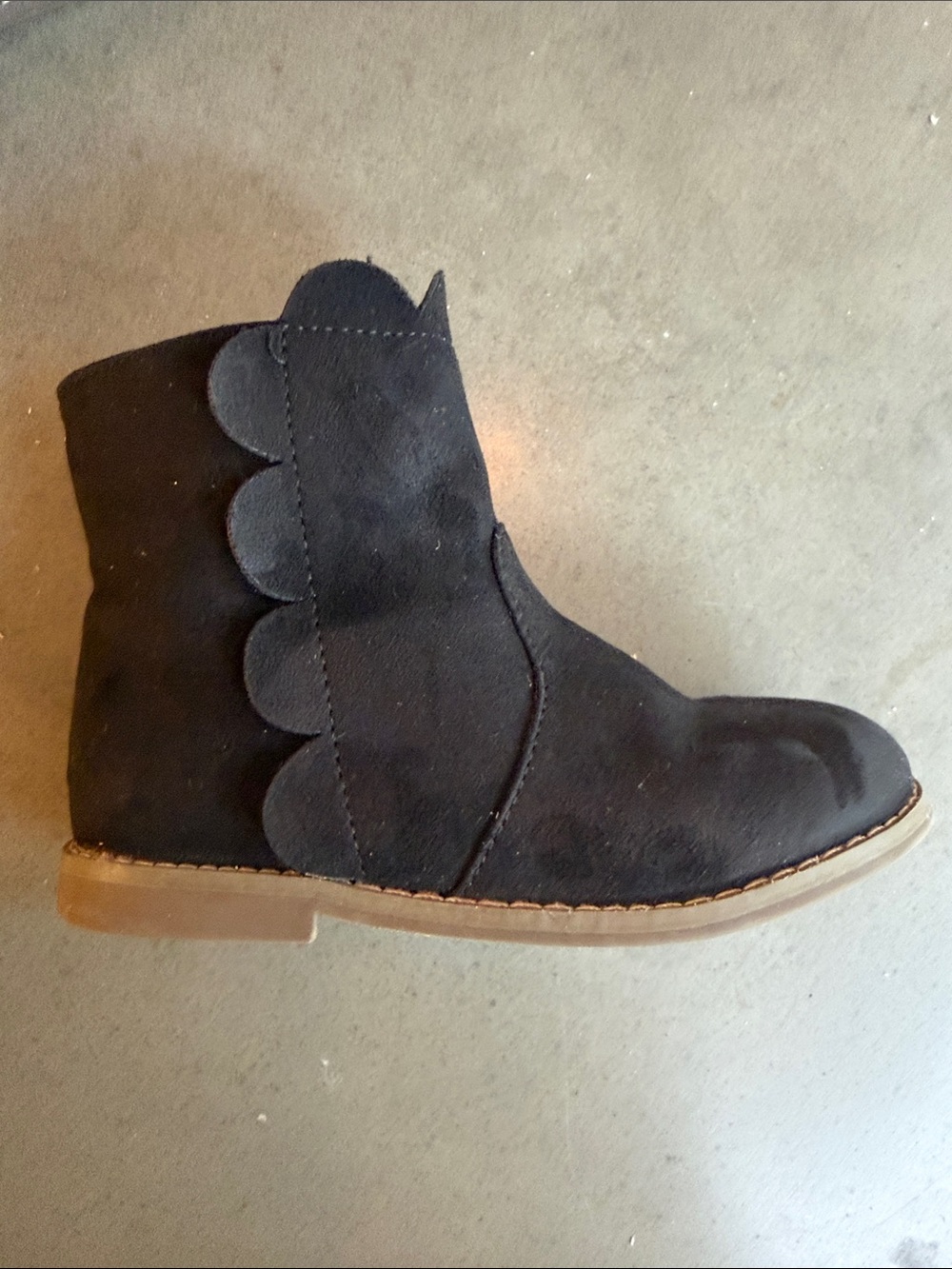 Gap Toddler Girl Black Scallop Ankle Boot